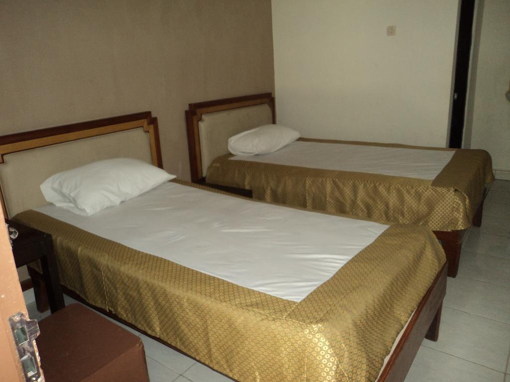 Pabean Buleleng Hotel Sentral חדר תמונה